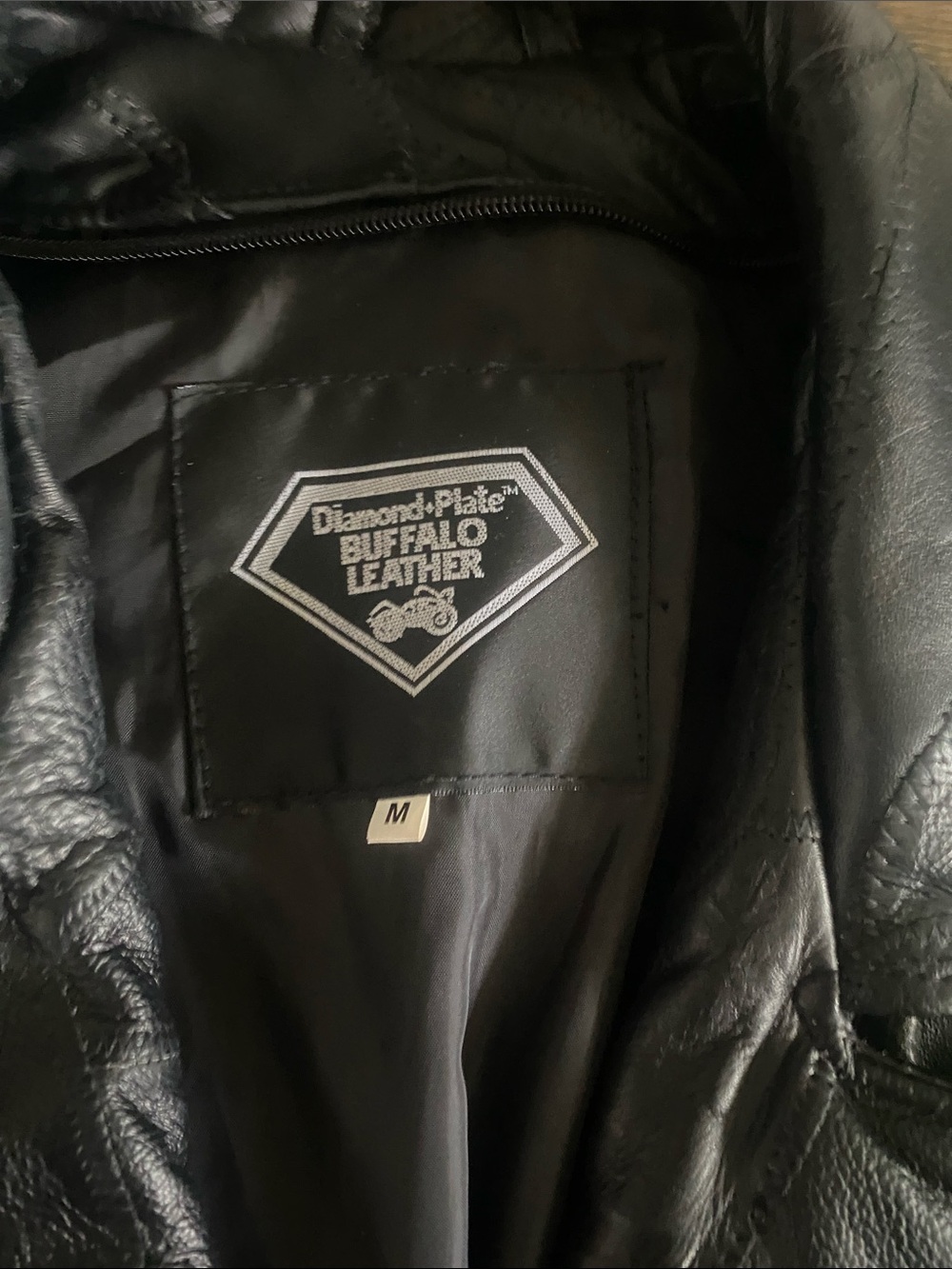 Vintage-Style Black Leather Bomber Jacket - Picture 2 of 7